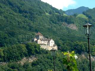 vaduz1.JPG (13280 バイト)