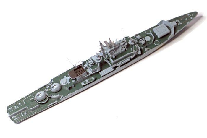 実艦 旧ソビエト連邦ミサイル駆逐艦。 クリヴァクⅡ級。 ・1/700キット