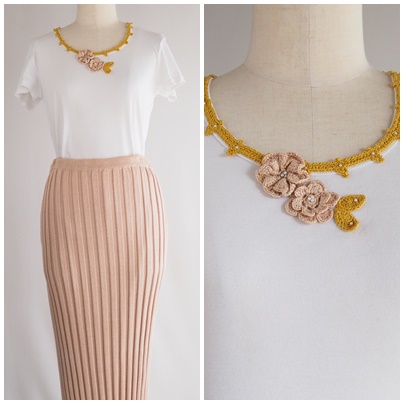 モチーフの襟飾り、decorated collar with crocheted motifs 