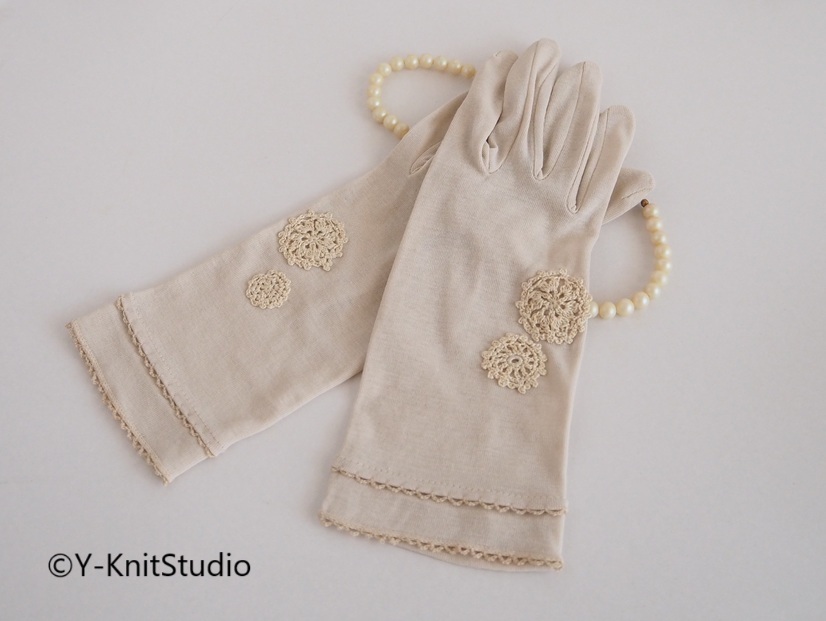お花レースの手袋　the Sun Gloves with flower lace motifs