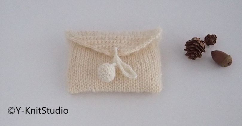 ふわふわ小もの入れ　a fluffy purse