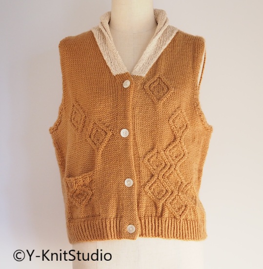 ケーブル模様のベスト Cabled Vest