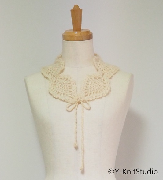 パイナップル編みのつけ襟、Crocheted Lace Coller with Pineapple Pattern