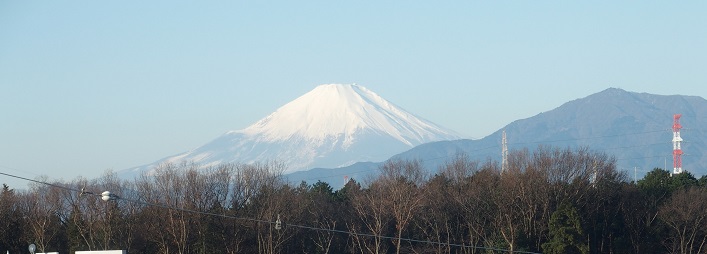 元日９時３０分の富士山（自宅２階から写す）